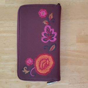 Brand new Thirty-one All About the Benjamins wallet